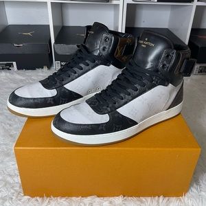 LV RIVOLI SNEAKER BOOT